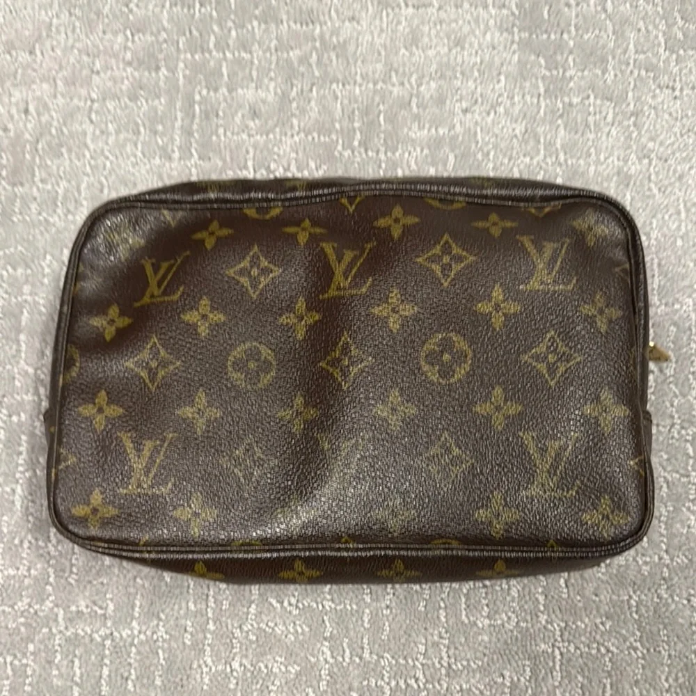 Louis Vuitton Brown Monogram Toiletry Bag - Picture 3 of 11